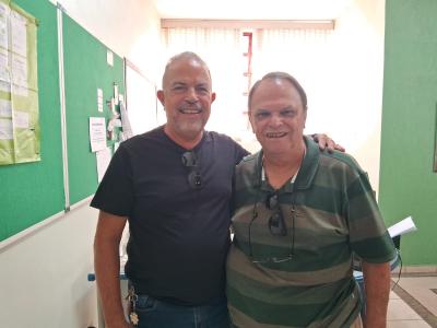 Alunos egressos da primeira turma visitam a ETEC 50 anos após a formatura