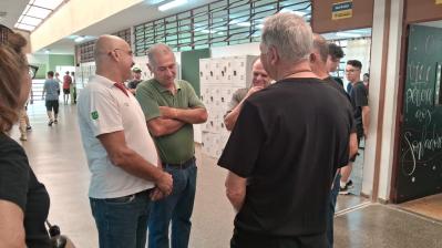 Alunos egressos da primeira turma visitam a ETEC 50 anos após a formatura