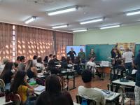 Alunos egressos da primeira turma visitam a ETEC 50 anos após a formatura